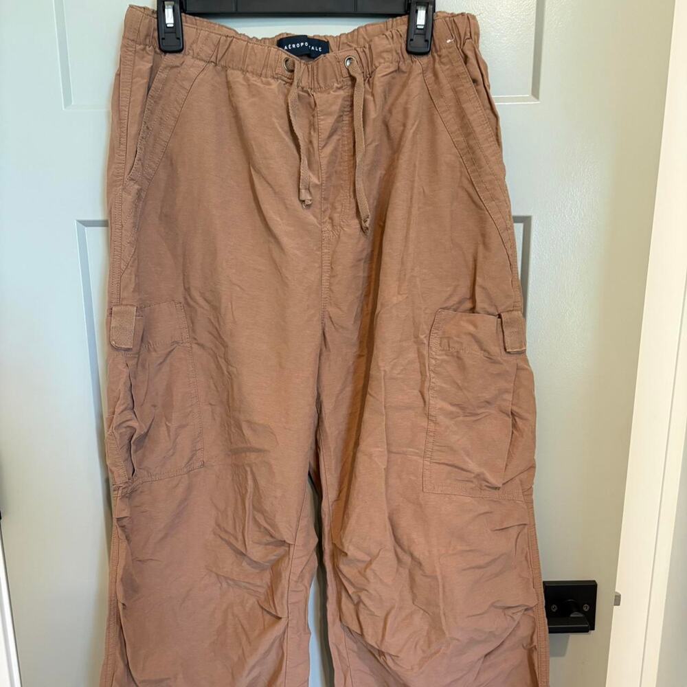 Womens Aeropostale Tan Cargo Pants with Drawstring size Small
